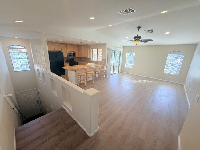 Building Photo - 2 bed / 2 bath Condo in Painted Desert Guard Gated Community