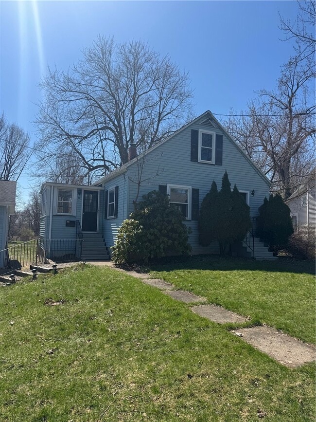 Building Photo - 70 Summit St