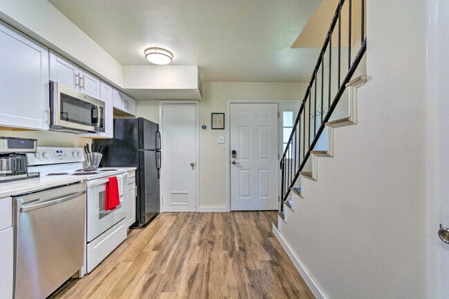 Building Photo - 4021 W 8th St