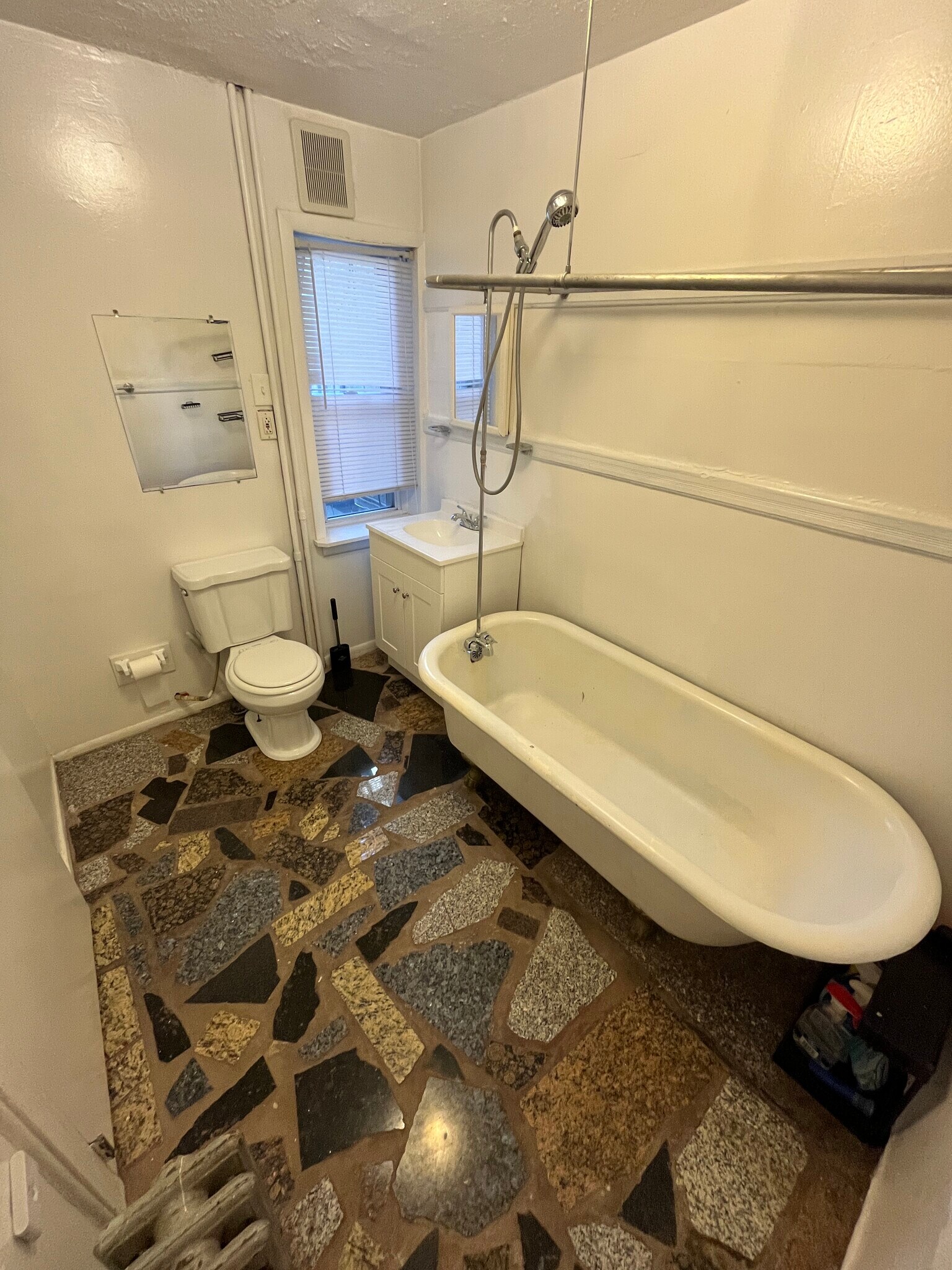 Front Bathroom - 118 S Washington St