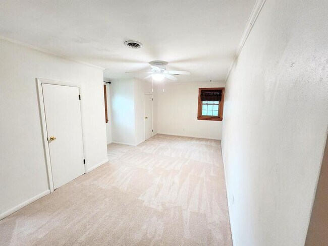 Building Photo - 1444 S Twin Lake Rd