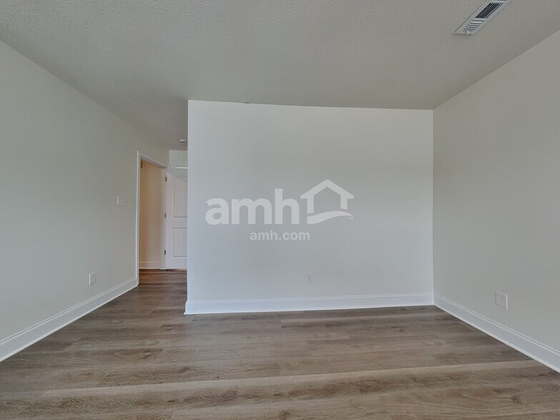 Building Photo - 1615 Douglas Wood Ln