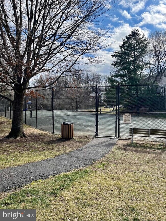 Building Photo - 518 Francis Nicholson Way