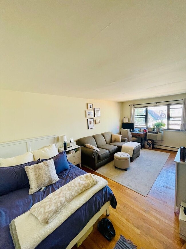 Building Photo - 3160 N Cambridge Ave