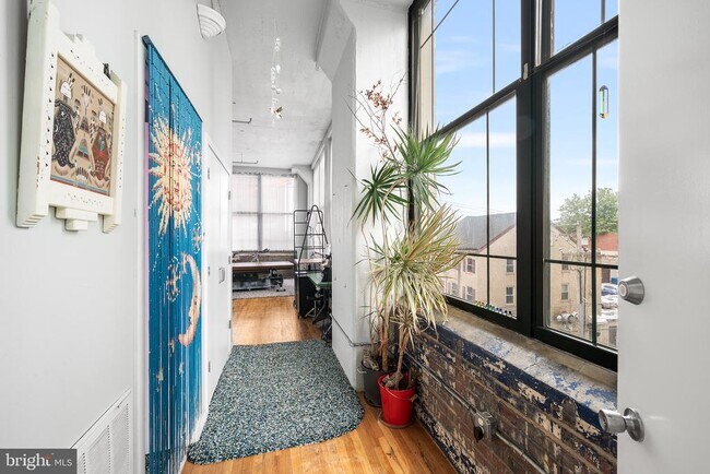 Building Photo - 314-22 N 12th St