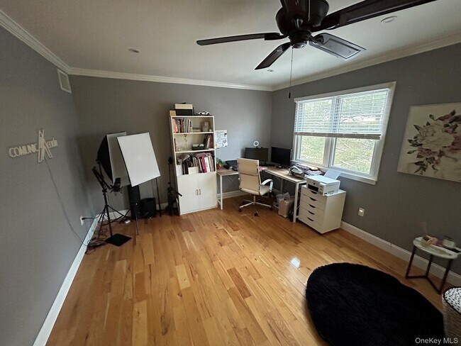 Building Photo - 18 Brewster Woods Dr