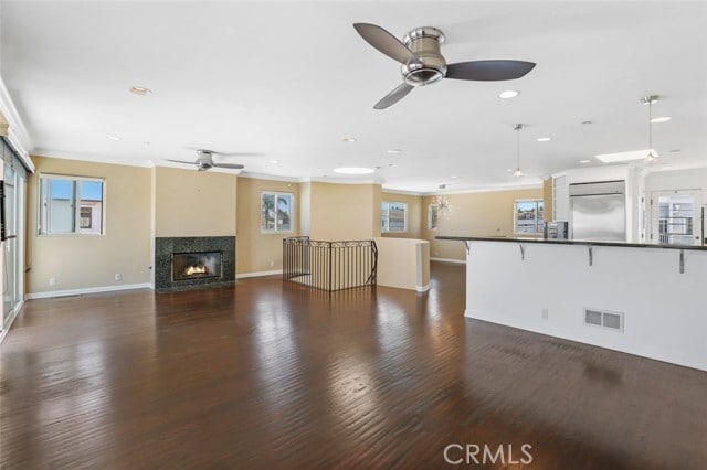 Building Photo - 209 Crest Dr