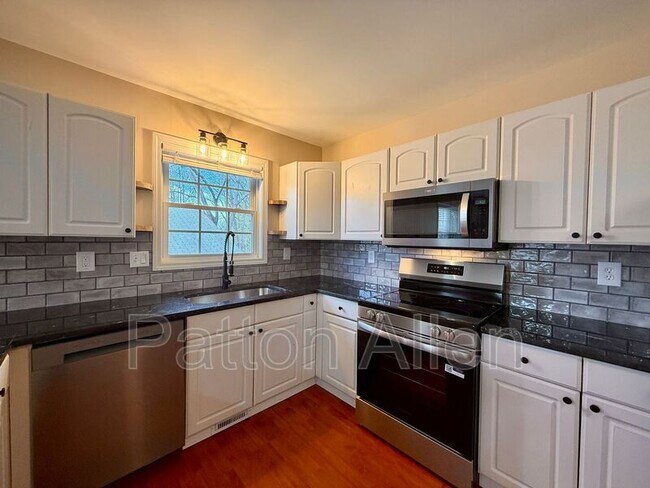 Building Photo - 51 Argyle Ln