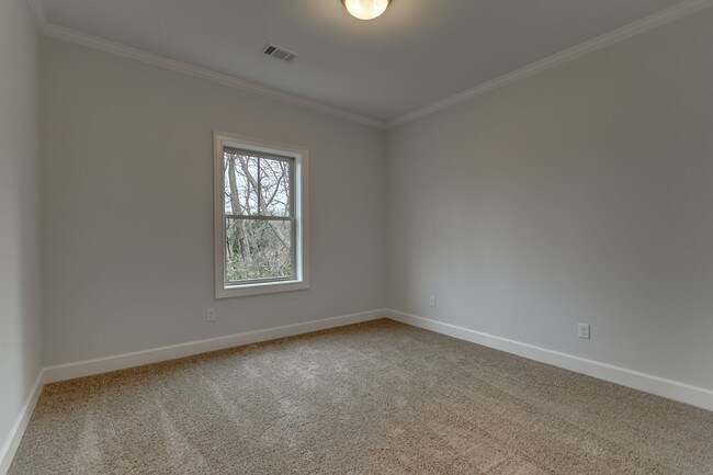 Bedroom 3 - 818 Columbiana Rd