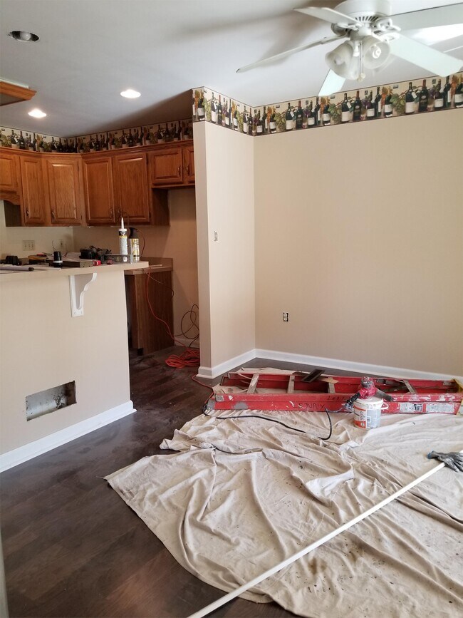 Building Photo - 420 Cherry Ln