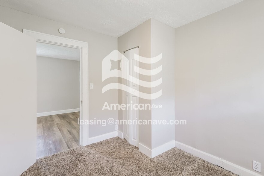 Building Photo - 2126 Dequincy St