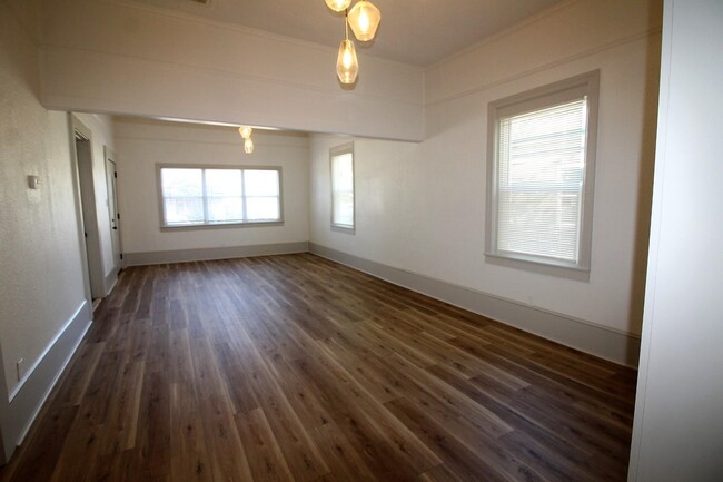 Building Photo - 1214 N 7th Ave
