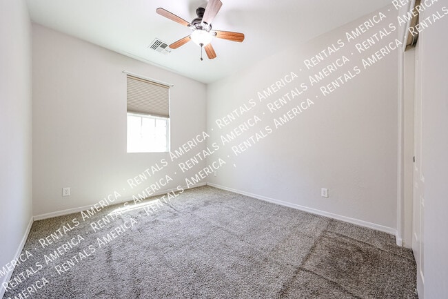 Building Photo - 886 S Brewer Dr