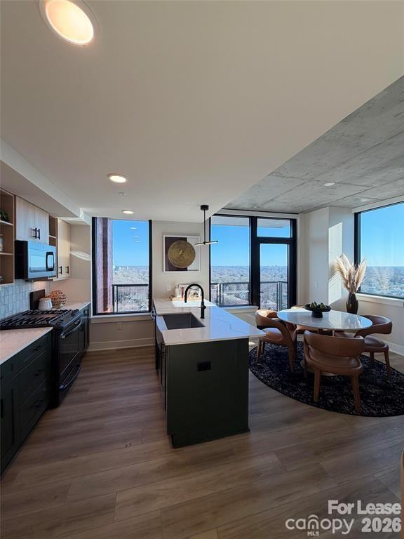 Building Photo - 124 E Kingston Ave