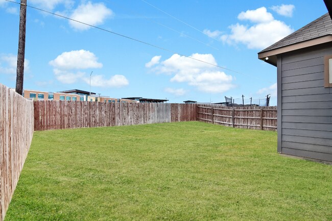 Building Photo - 3520 Addison St