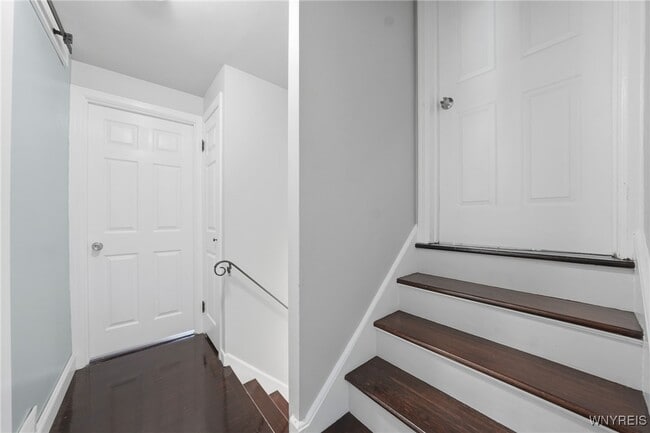 Building Photo - 151 Conant Dr