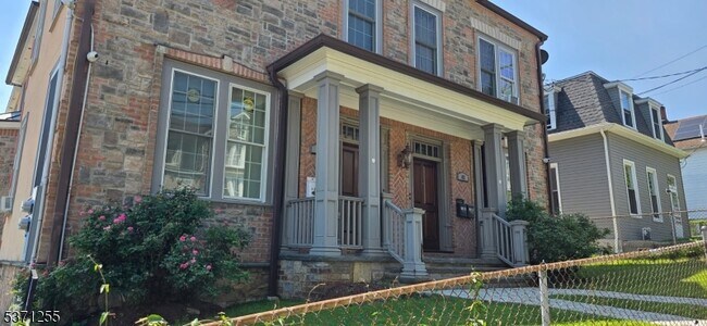 Primary Photo - 40 Prospect St