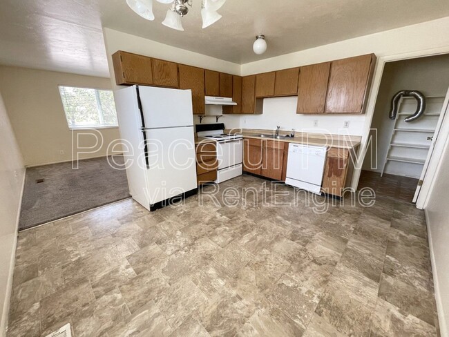 Primary Photo - 4693 S Arlington Park Dr