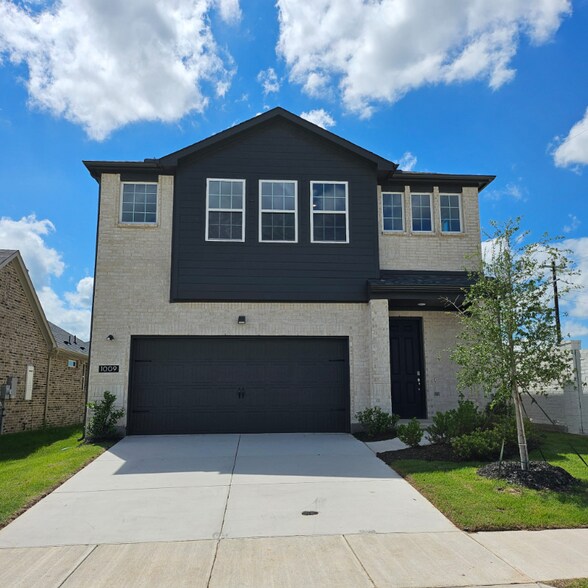 Primary Photo - 1009 Tartane Dr