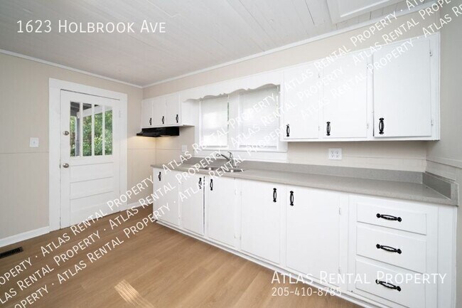 Building Photo - 1623 Holbrook Ave