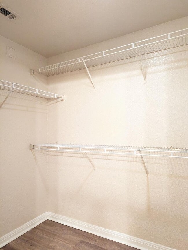 Building Photo - Conveniently located, Updated 2x2 corner b...