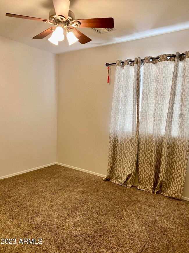 Building Photo - 1675 W Pelican Dr