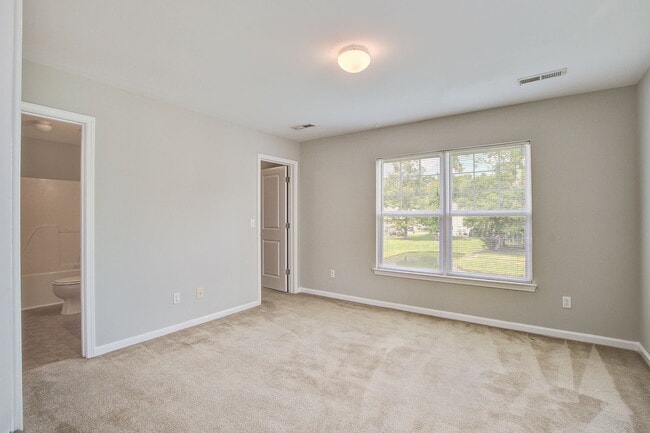 Building Photo - 198 Grand Oaks Dr