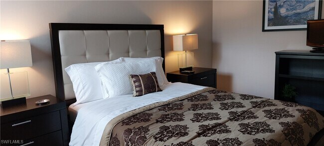 Building Photo - 8561 Violeta St