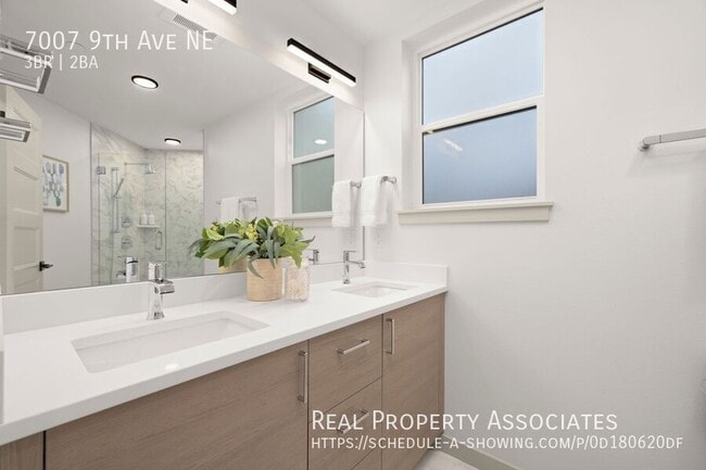 Building Photo - 7007 9th Ave NE