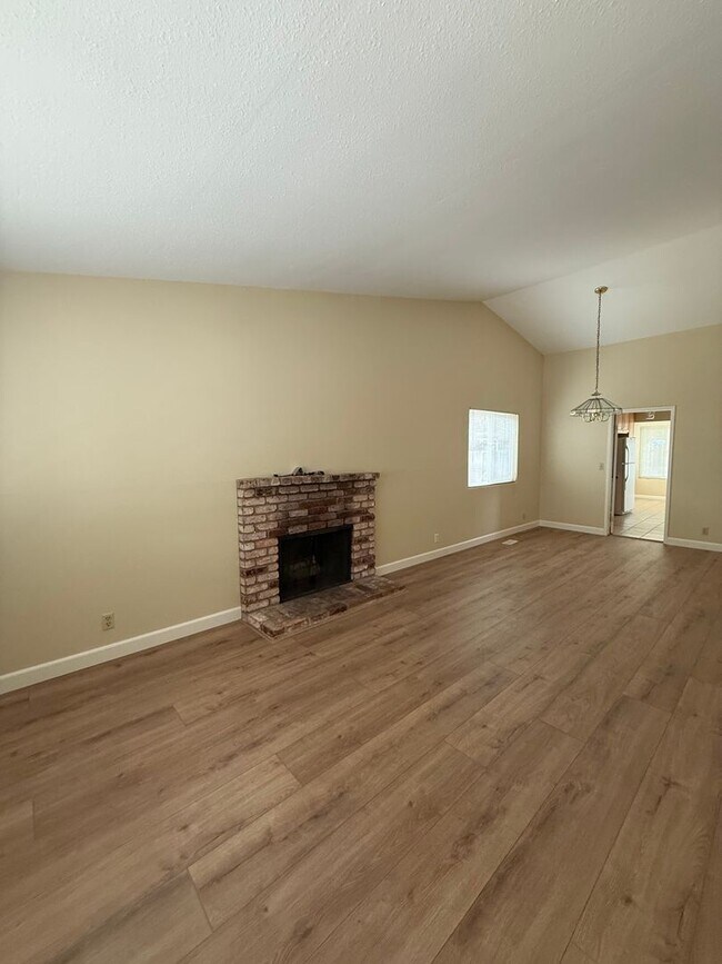 Building Photo - 2878 Cypress Way