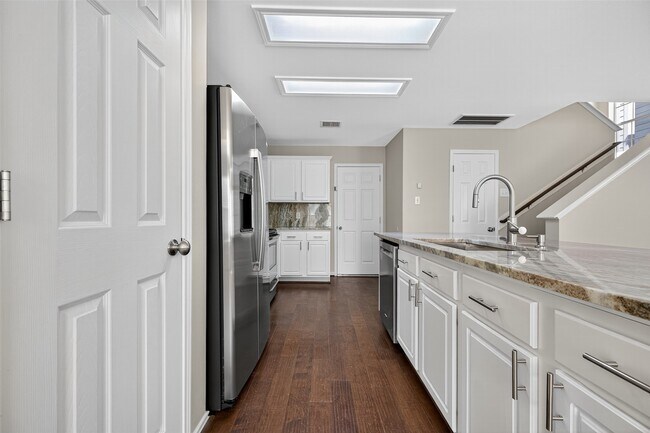 Building Photo - 54 Marble Rock Pl