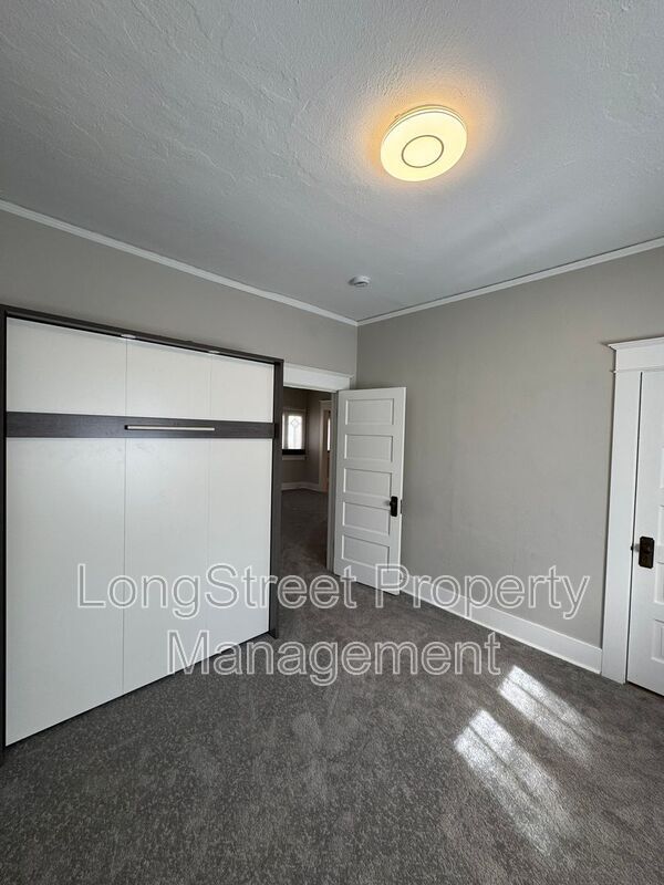 Building Photo - 129 NW 11th St