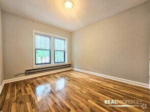 Building Photo - 1 bedroom in CHICAGO IL 60657