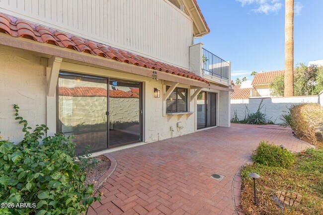 Building Photo - 5537 N 71st St