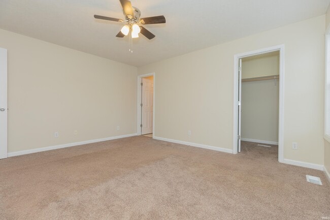 Building Photo - 7778 Sandalwood Dr