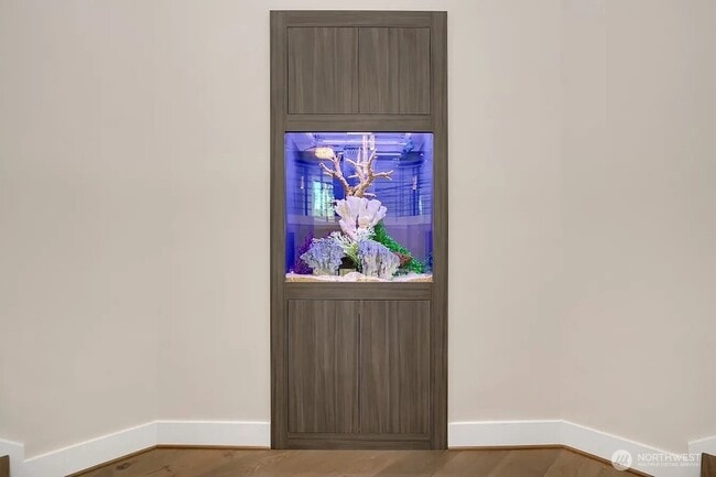 Building Photo - 9206 NE 24th St