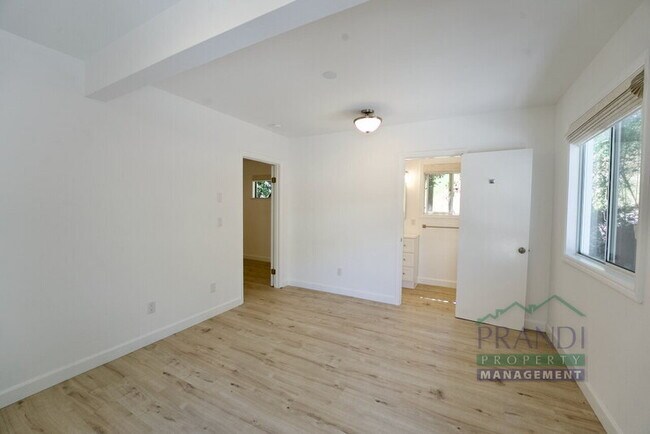 Building Photo - 137 Maestro Rd