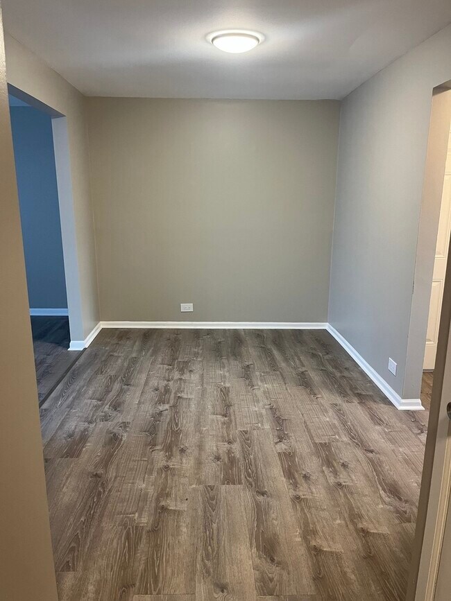 Building Photo - 7652 S Harlem Ave