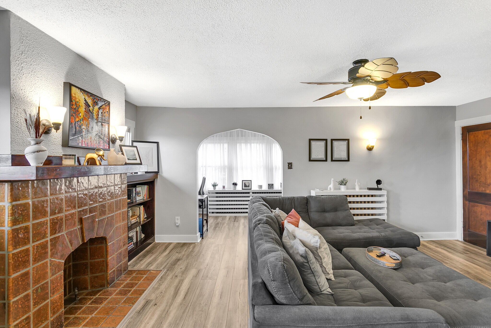The living room opens up to a sun room/bonus room - 203 Richbarn