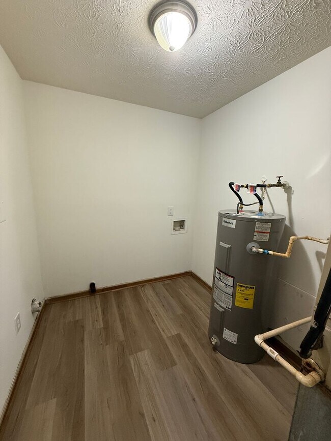 Building Photo - 113/115 Michele Dr