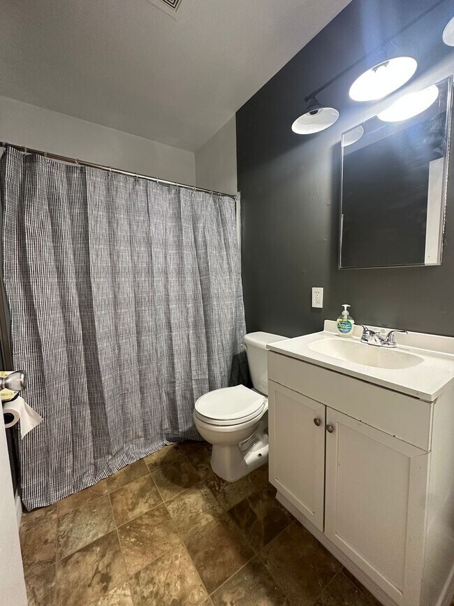 Building Photo - 3735 Tamarack Ave