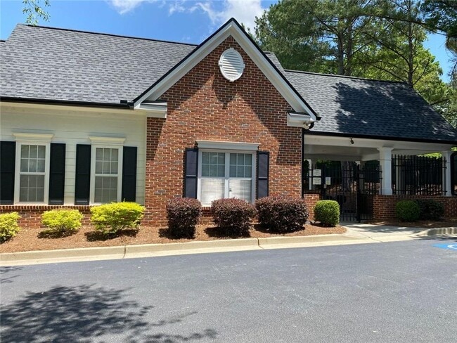 Building Photo - 132 Wetherbrooke Ln
