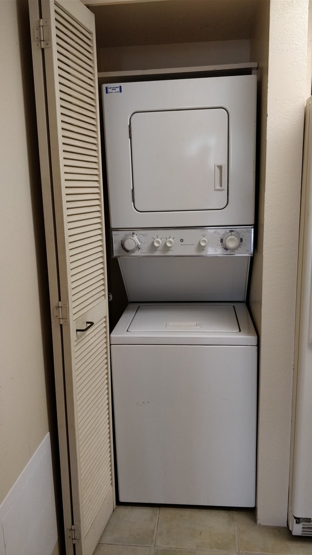 Building Photo - Plaza Landmark Penthouse