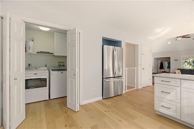 Building Photo - 141 Laurel Ridge Ln