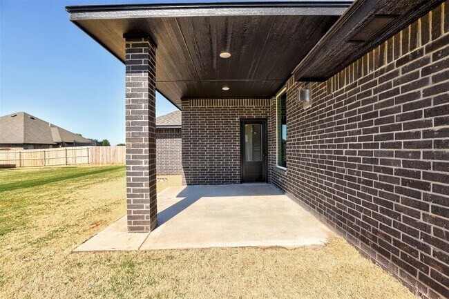 Building Photo - 2020 W Flintlock Wy