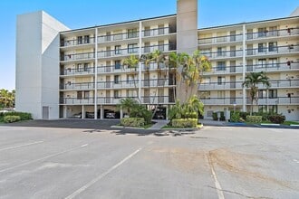 Building Photo - 1605 S US Hwy 1