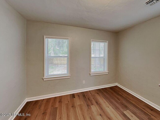 Building Photo - 886 Brandywine St