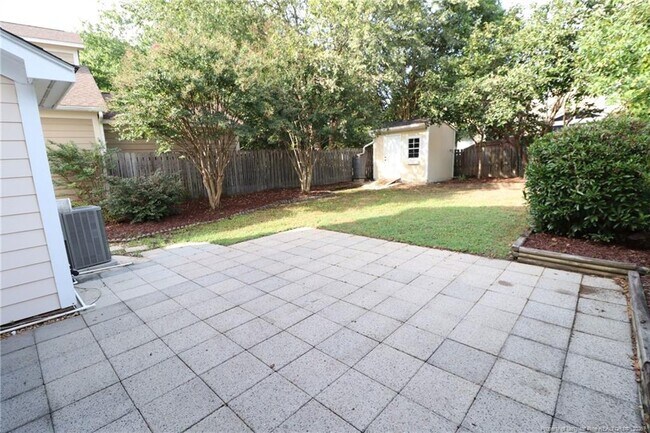 Building Photo - 10448 Neland St
