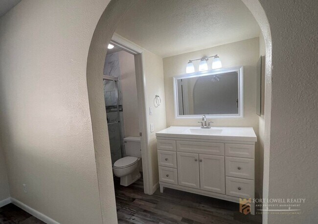 Building Photo - Coming Soon! 3 Bed/2 Bath home in Glendale! Located in an HOA! (Available on 05/15/26)