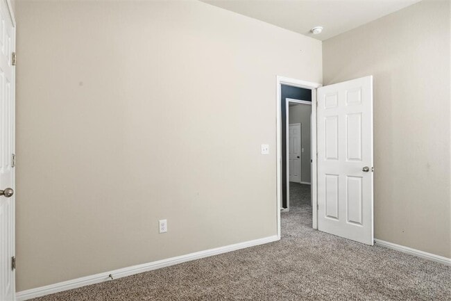 Building Photo - 6400 Mary Lewis Dr